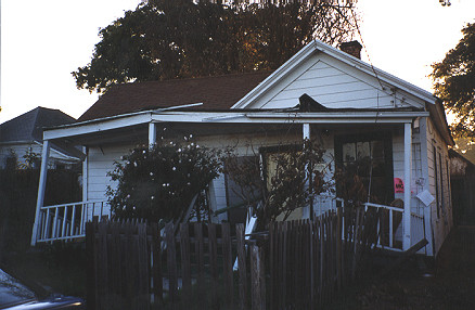 House with much earthquake damage