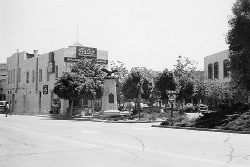 The intersection of Pacific Avenue and Front Street