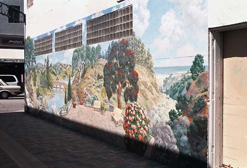 Pearl Alley Mural