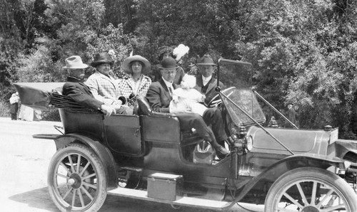 The Alexander Woods Family Ready for a Car Ride