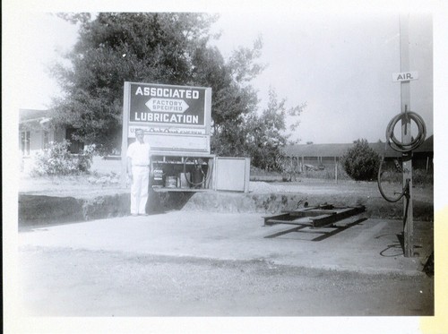 Friendly Corner Associated Oil Company Service Station