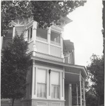 The Oaks' 250 N. Primrose