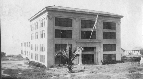 Scripps Institution for Biological Research, which would become Scripps Institution of Oceanography. Scripps Library is in front of the George H Scripps Memorial Marine Biological Laboratory. 1919