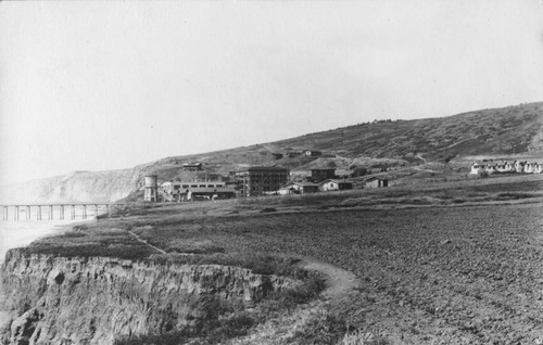 Campus of the Scripps Institution for Biological Research, which would become Scripps Institution of Oceanography. The Scripps Library building is under construction. Circa 1916