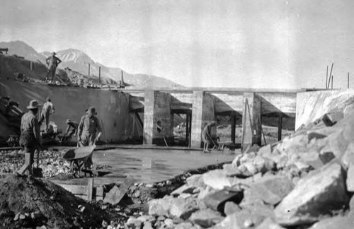 Construction of Los Angeles Aqueduct intake