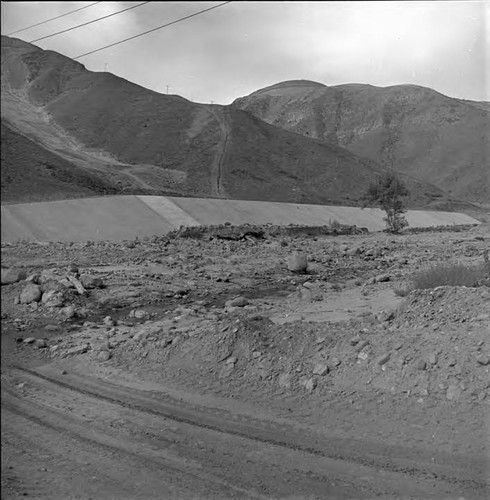 Construction progress on the surge chamber at Castaic