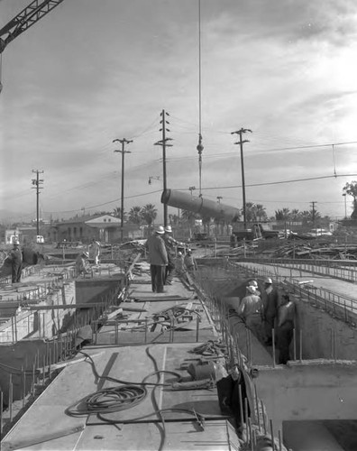 20" pipeline crossing Pomona Freeway