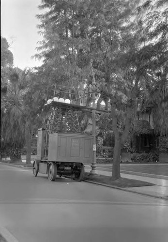 Electric street light truck