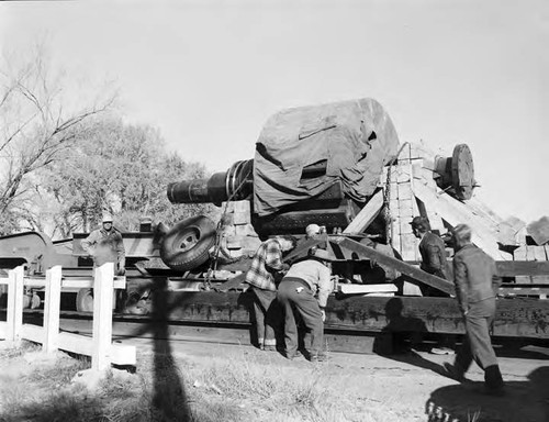 Photo showing the moving of one of the 90 thru ton rotors to the Gorge project