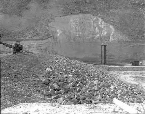 Pleasant Valley Dam construction