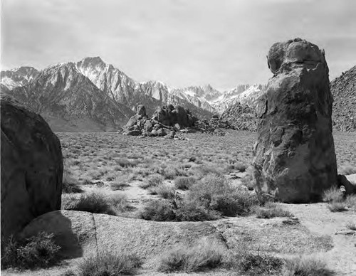 Rock formations in the Alabama Hills area