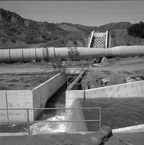 Second Los Angeles Aqueduct cascades construction progress