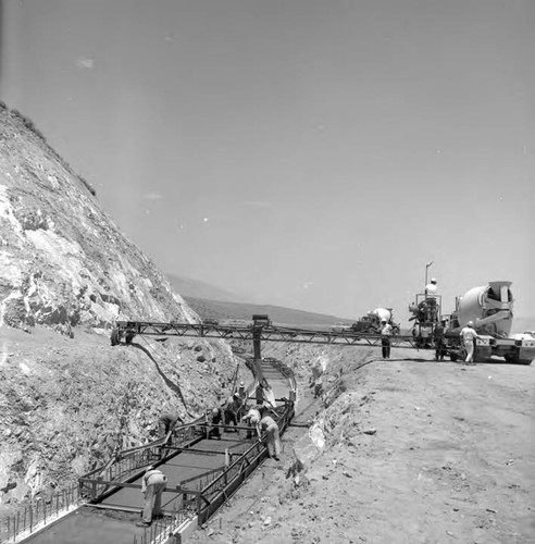 Second Los Angeles Aqueduct conduit construction at the Rose Valley area