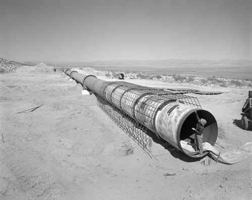 Second Los Angeles Aqueduct construction between Little Lake and Indian Wells