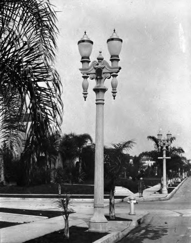 Street lights - Wilshire Blvd