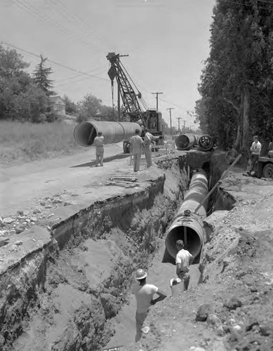 Pipeline construction during 1957 - Granda truck line