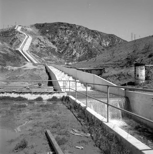 Second Los Angeles Aqueduct cascades construction progress