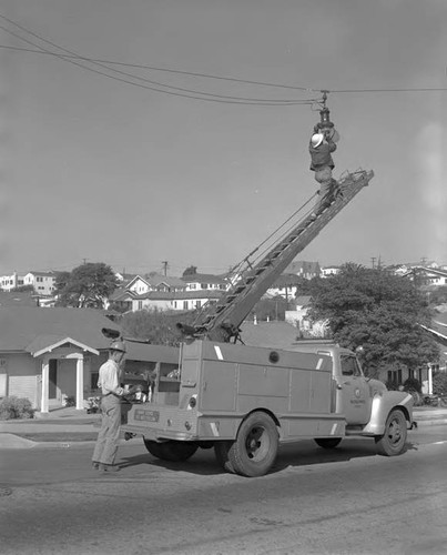 Street light truck