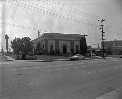 Distribution Station No. 44 at 911 Lincoln Blvd, Venice