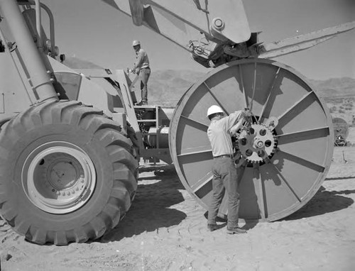 Wire stringing 3rd circuit construction from Boulder line at Victorville