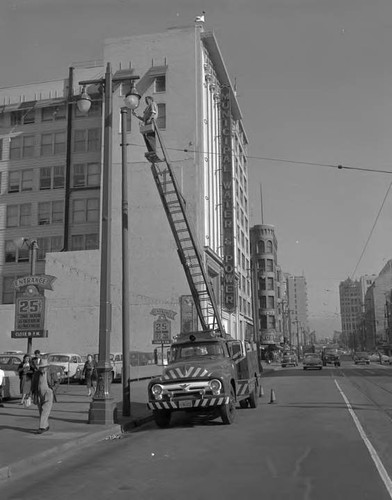 Street light truck