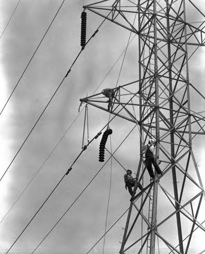 Hot stick procedure - replacing insulators on 'hot' line