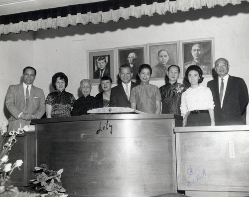 Lily Chan and VIPs of Los Angeles Chinese community at CCBA headquarters. Consul General Lee Mong Ping, his wife, and his mother-in-law were honored