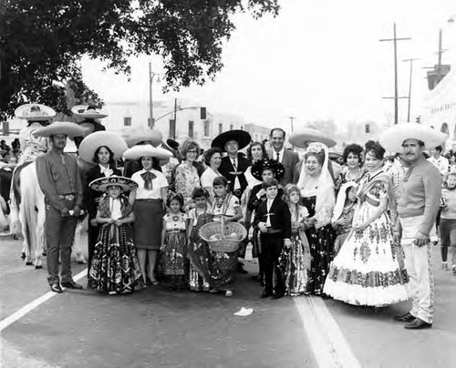 Group including Pitchess, Consuelo de Bonzo, Hernando Courtright