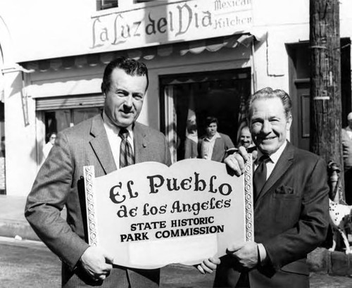 Hubert Laugharn and Sam Yorty with plaque at the Sunset Boulevard closing