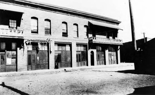 Apablasa Street. Bow Wong Wei Building. Chin Woo Building