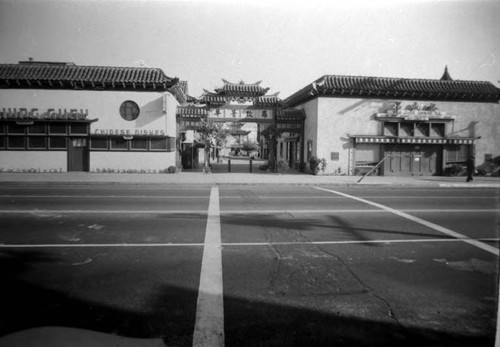 Hung Guey (Chinese dishes) (left), Gate Two Hill (center), Yee Sing Chong Company (right), Meat Market, grocery supplies, Import Export (950 Castelar)