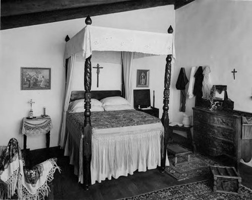 Avila Adobe, parents' bedroom