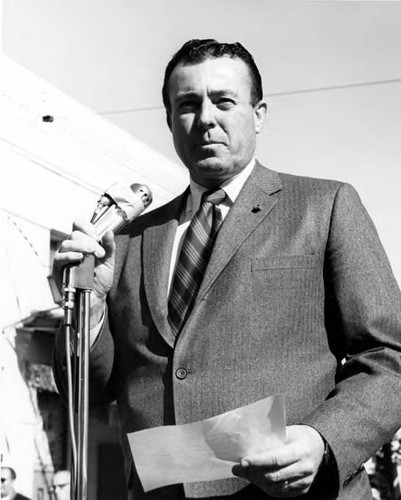 Hubert Laugharn making a speech at the Sunset Boulevard closing