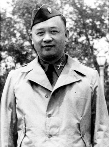 Peter Soo Hoo Sr. in an army uniform