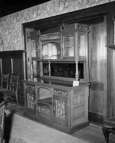 Large wooden chest/hutch/sideboard