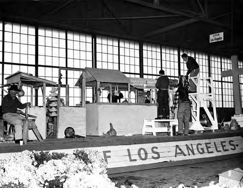 Building the Rose Parade Float