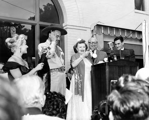 Opening of the Simpson building with Elena Verdugo, Leo Carillo, Christine Sterling and Walter Brunsweiger