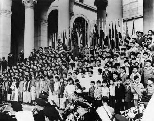 Photo of young children standing on the steps of Los Angeles City Hall