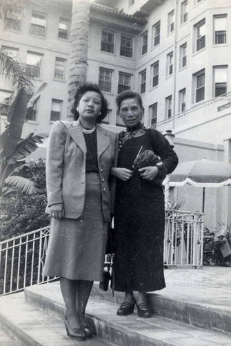 Lily Chan and Mrs. Ng Mun Chee