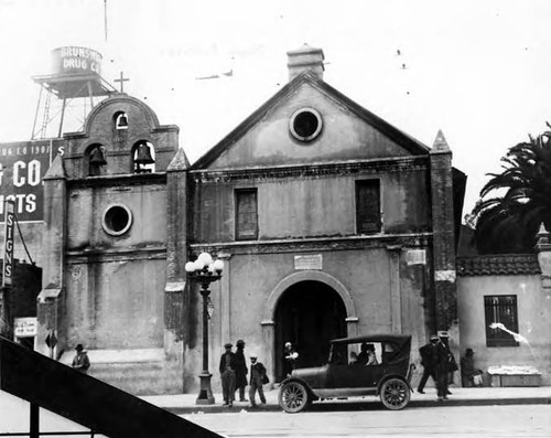 Plaza Church on Main Street