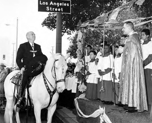 Hernando Courtright in front of Blessing stand