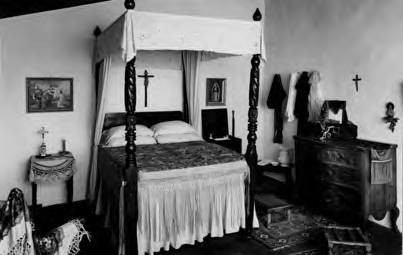 Avila Adobe interior (bedroom)