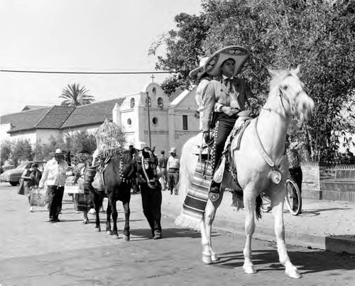 Procession going around the Plaza