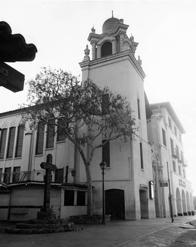 Methodist Plaza Church, angle view from Olvera Street entranc