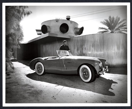 Albert Frey: Frey House 1, portrait with car — Calisphere