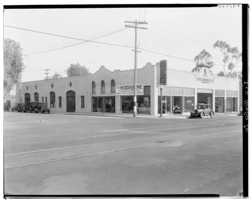 Reo Motor Company, 300 South Fair Oaks, Pasadena. 1927