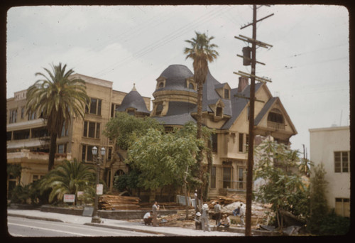 The Melrose Hotel wrecking in progress