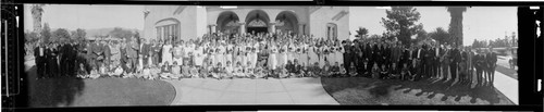 Group portrait of the Lamanda Park Women's Club