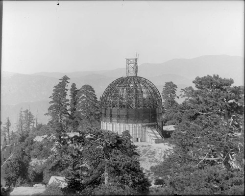 Construction of observatory dome for the 100-inch telescope building, Mount Wilson Observatory