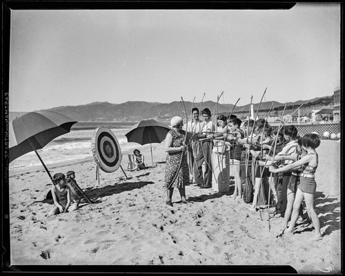 Children's archery class with Audrey Grubbs on Santa Monica beach